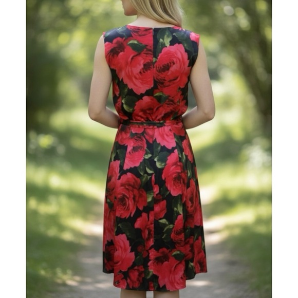 Shelby & Palmer Sleeveless Floral Dress - Picture 3 of 15